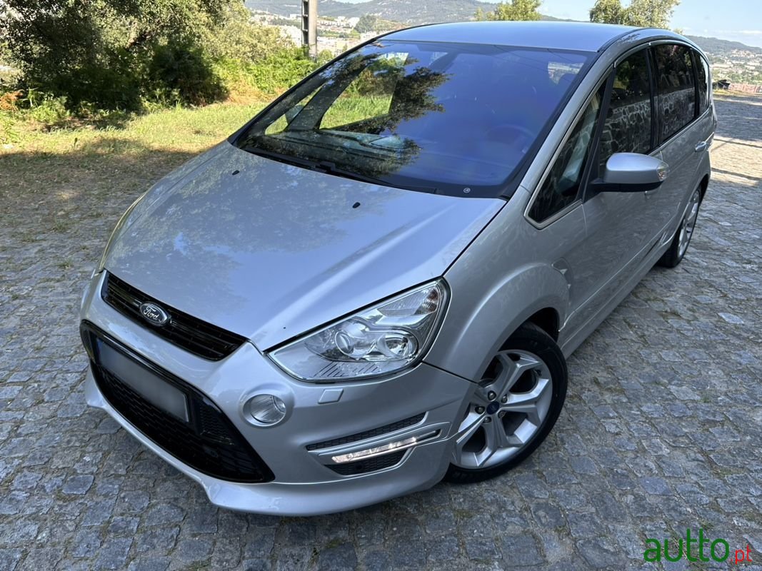 2011' Ford S-Max photo #5