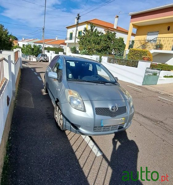 2006' Toyota Yaris 1.4 D-4D Ac photo #3