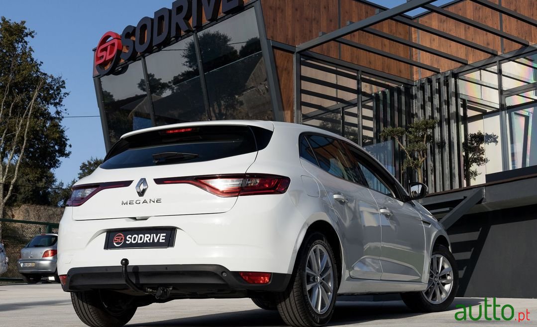 2016' Renault Megane photo #5