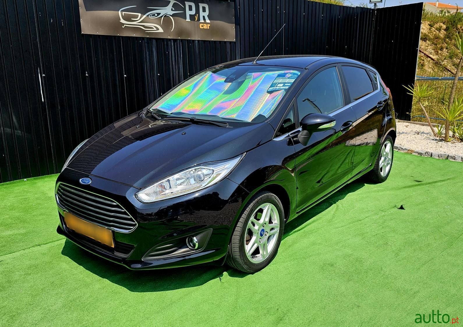 2015' Ford Fiesta photo #1