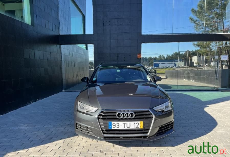 2017' Audi A4 Avant photo #1