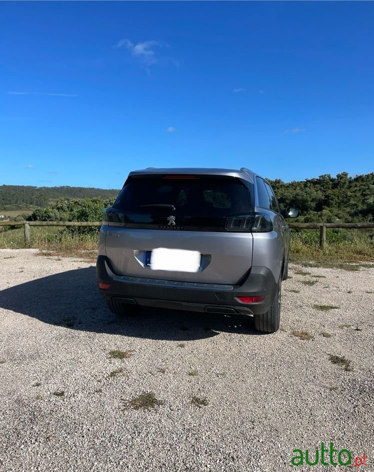 2021' Peugeot 5008 photo #1