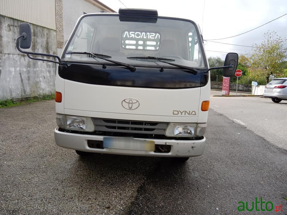 1999' Toyota Dyna photo #1