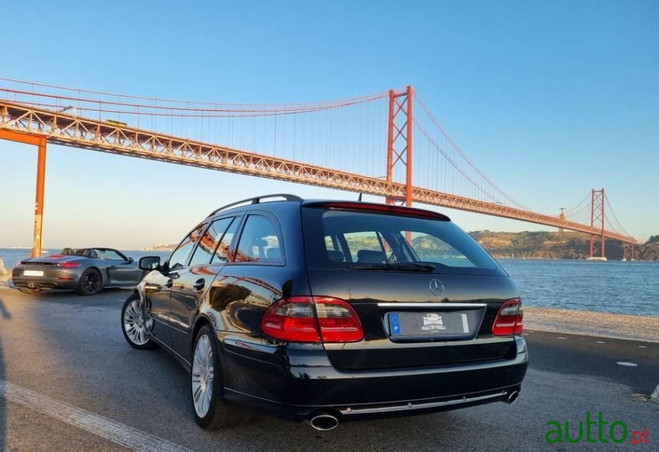 2007' Mercedes-Benz E-320 photo #3