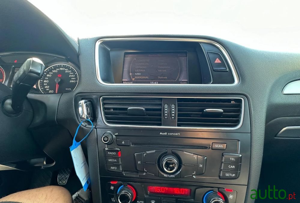 2011' Audi Q5 2.0 Tdi photo #3