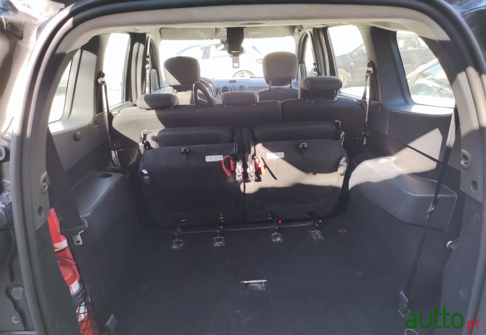 2020' Dacia Lodgy photo #6