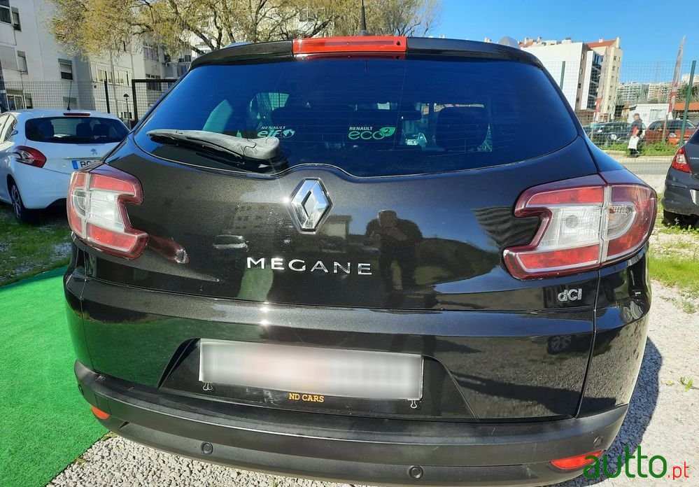 2012' Renault Megane Sport Tourer photo #4