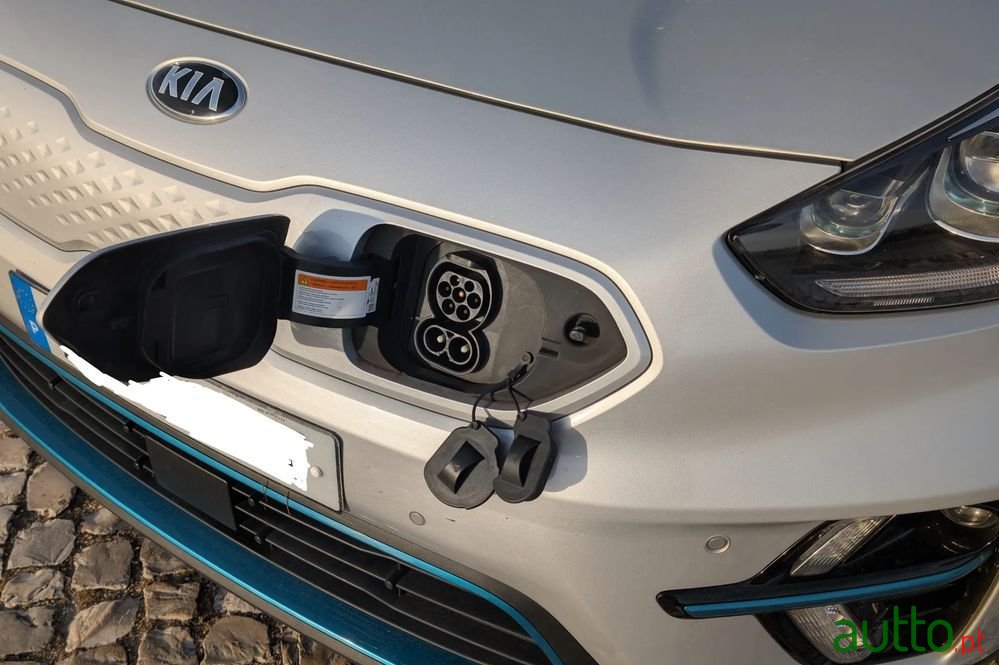 2020' Kia Niro photo #4