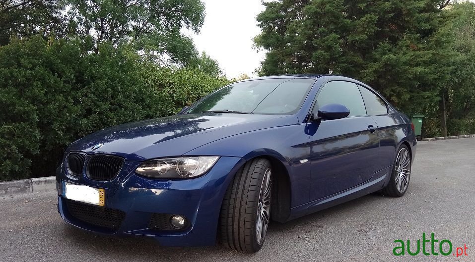 2008' BMW 320 photo #1