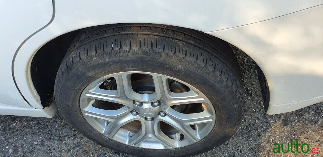 2015' Mitsubishi Outlander photo #2