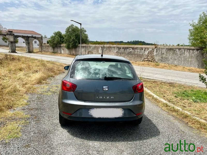 2015' SEAT Ibiza photo #4