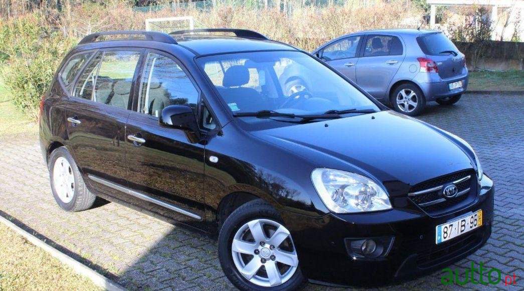 2009' Kia Carens Cdri photo #1