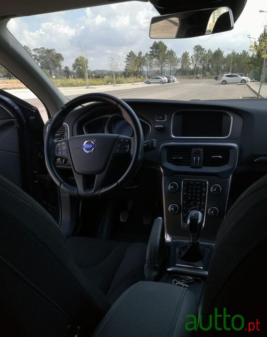 2014' Volvo V40 photo #5