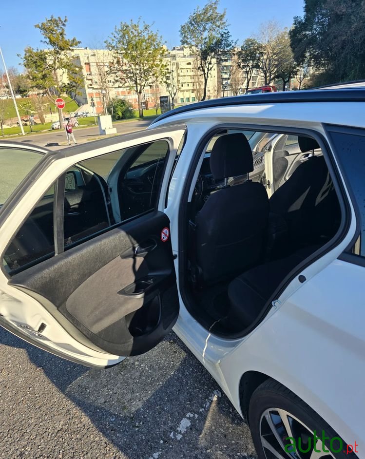 2019' Fiat Tipo Station Wagon photo #5