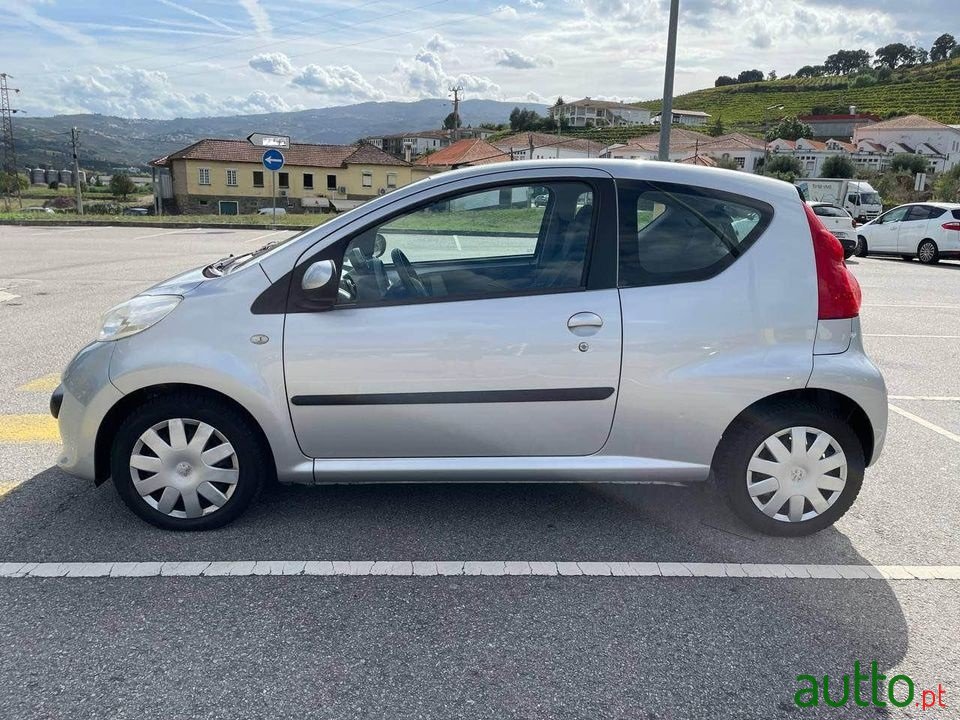 2006' Peugeot 107 photo #5