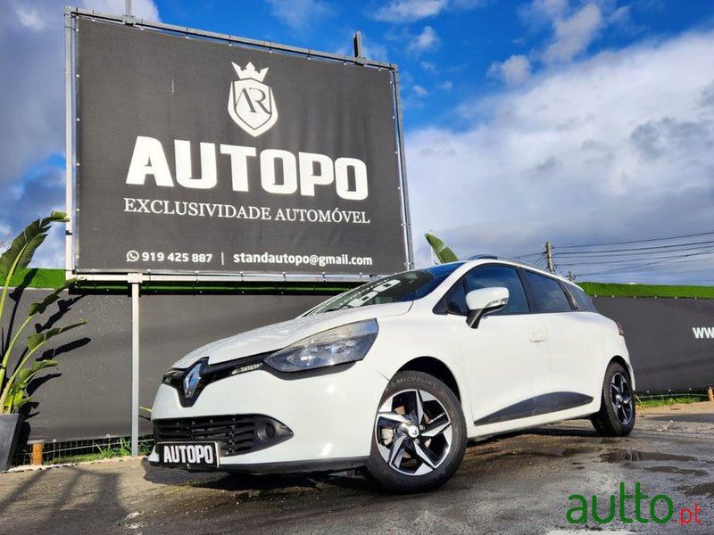 2015' Renault Clio Sport Tourer photo #1