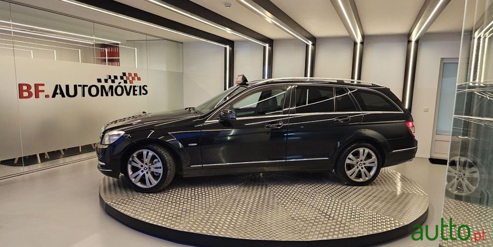 2010' Mercedes-Benz C 220 photo #2