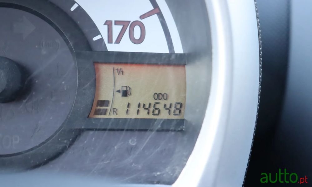 2010' Citroen C1 1.0 Attraction photo #2