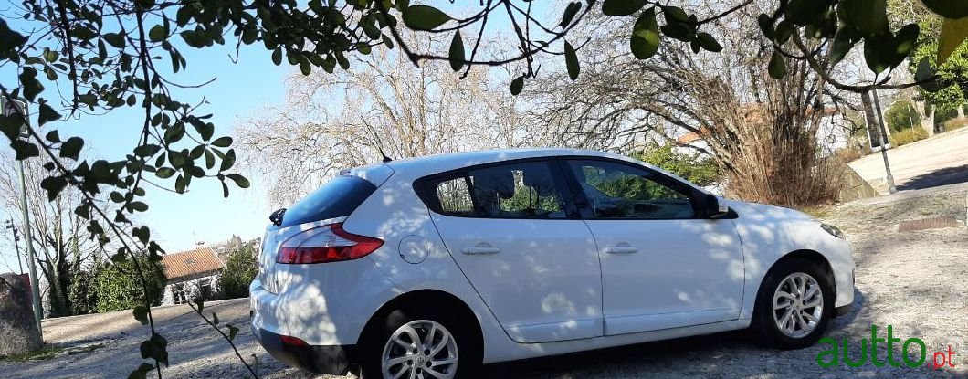 2014' Renault Megane photo #2