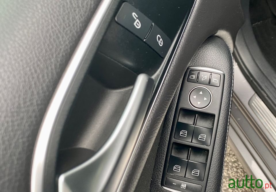 2016' Mercedes-Benz B-180 photo #6