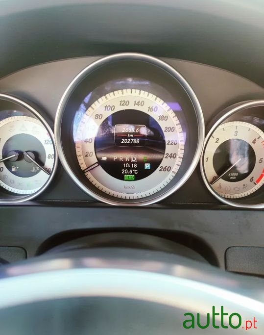 2013' Mercedes-Benz C-220 photo #2