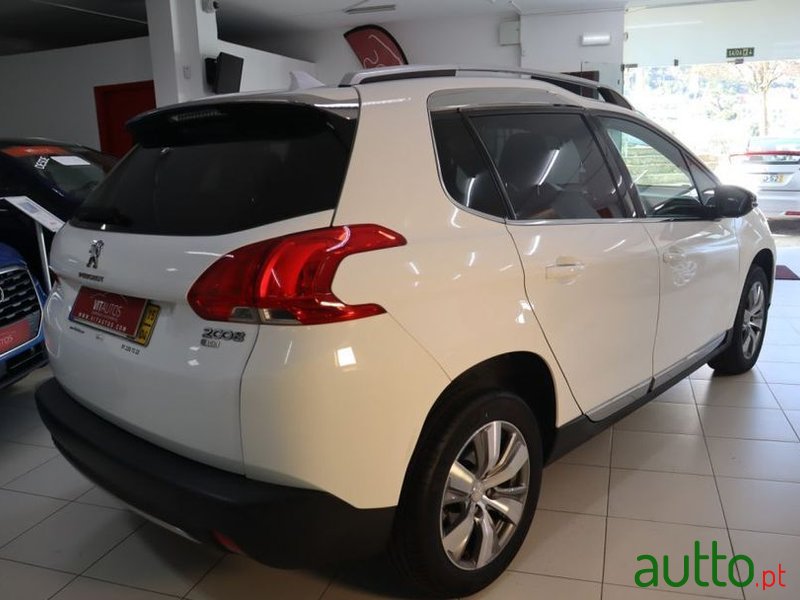 2015' Peugeot 2008 photo #4