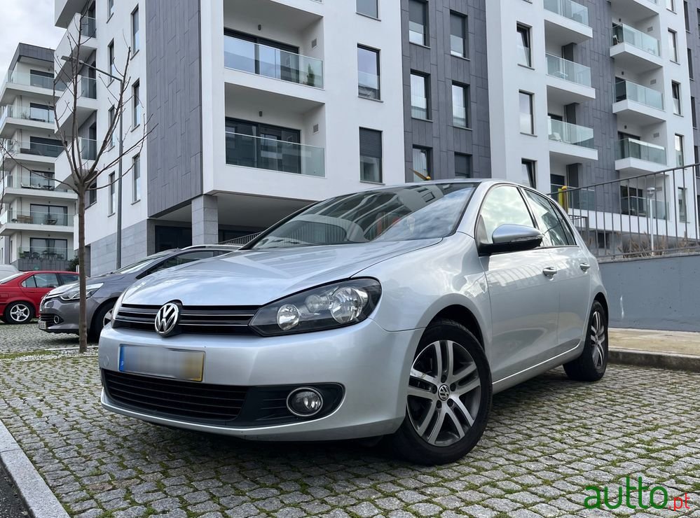 2010' Volkswagen Golf photo #1