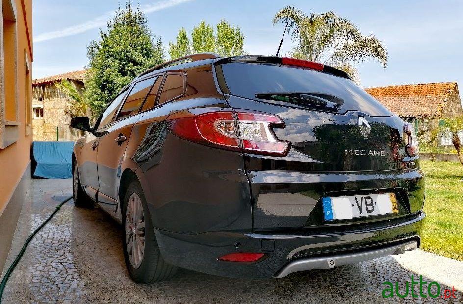 2013' Renault Megane Sport Tourer photo #2