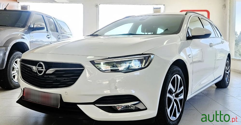 2020' Opel Insignia Sports Tourer photo #2