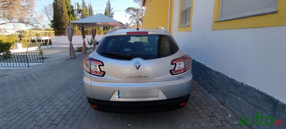 2014' Renault Megane photo #4