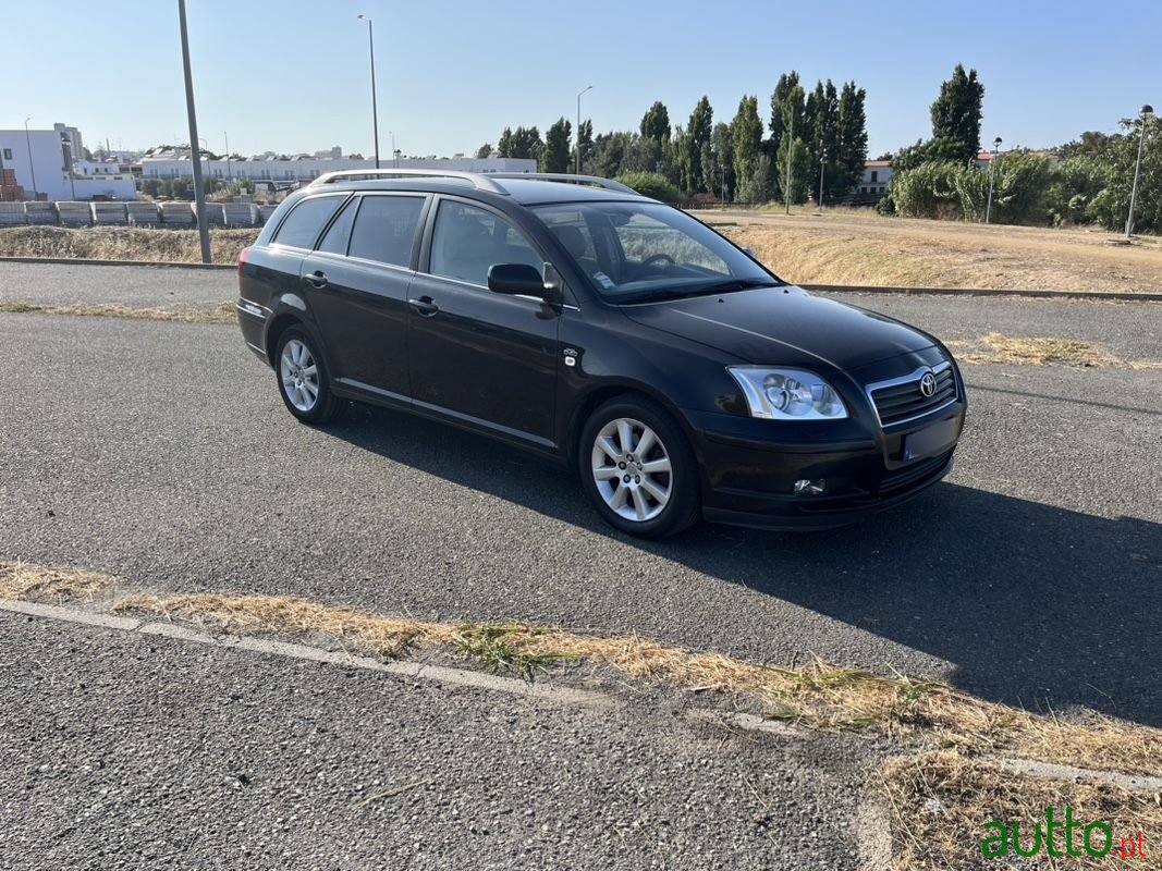2005' Toyota Avensis Sw photo #1