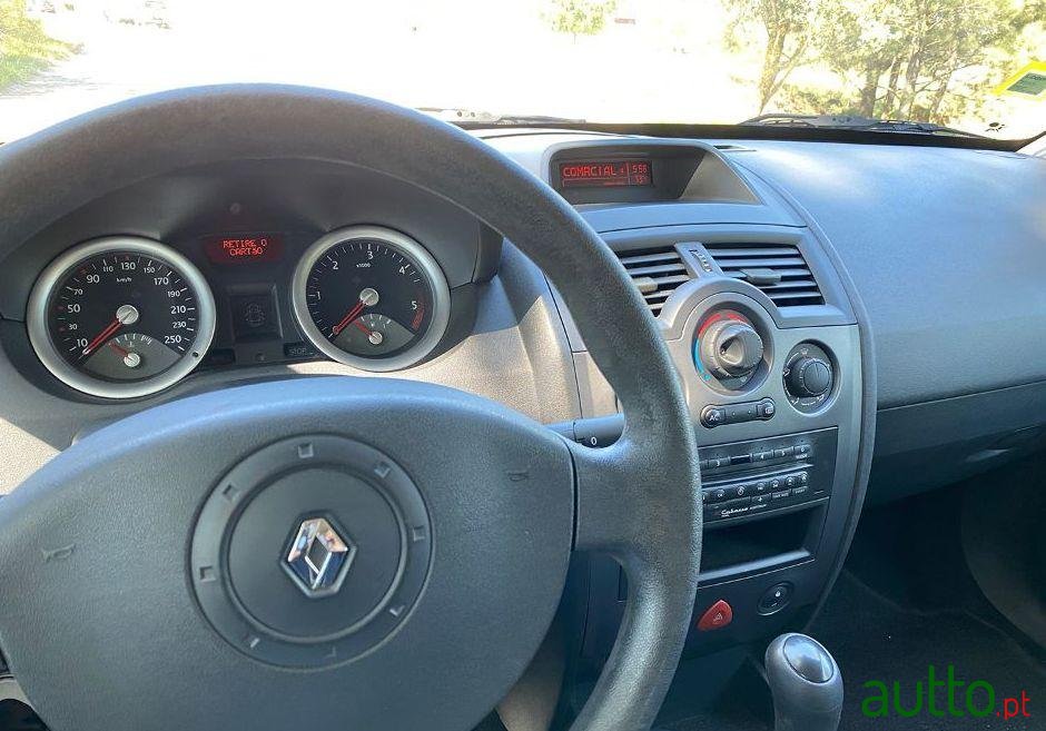 2005' Renault Megane photo #1