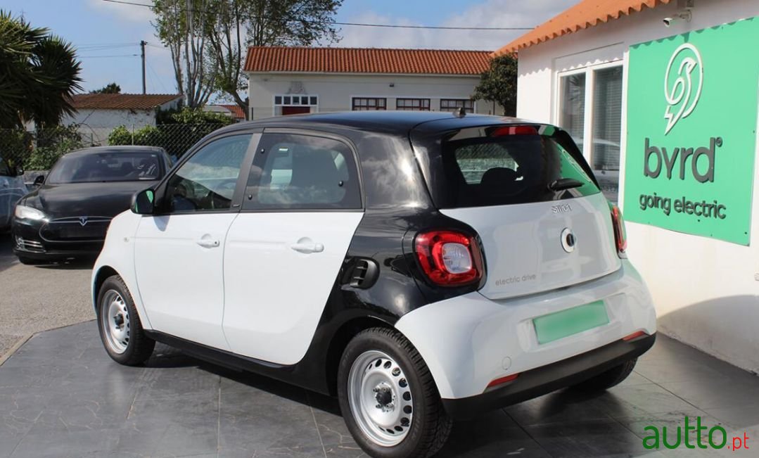 2018' Smart Forfour photo #5