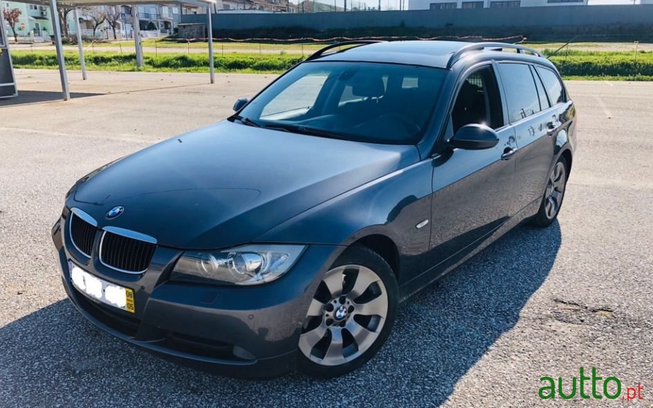 2008' BMW 320 photo #2