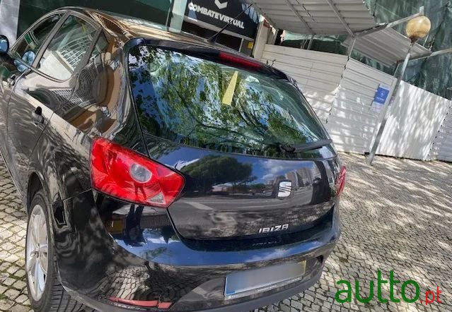 2011' SEAT Ibiza photo #3