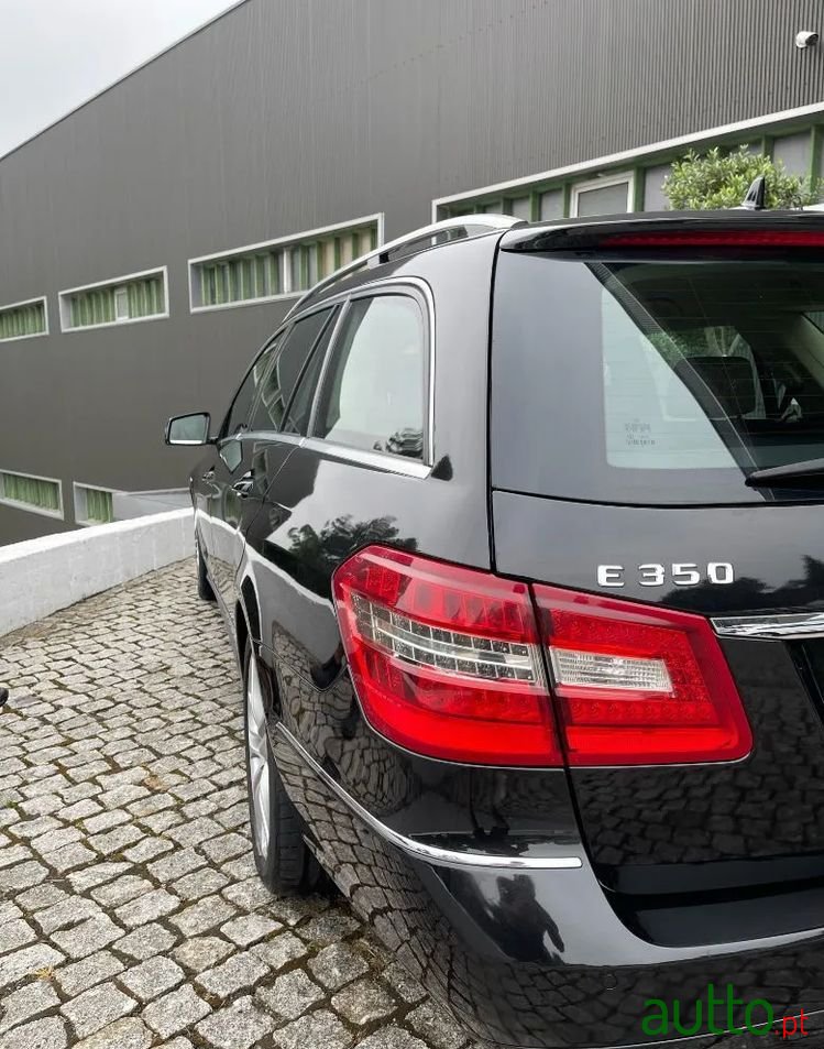 2010' Mercedes-Benz Classe E photo #4