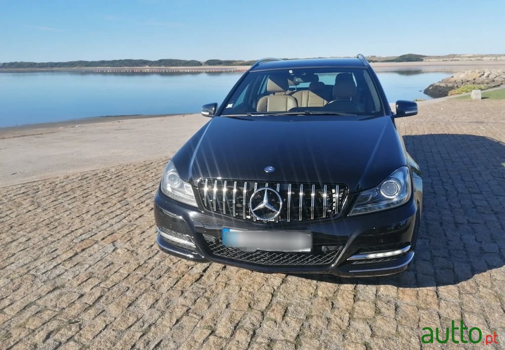 2011' Mercedes-Benz C 220 photo #1