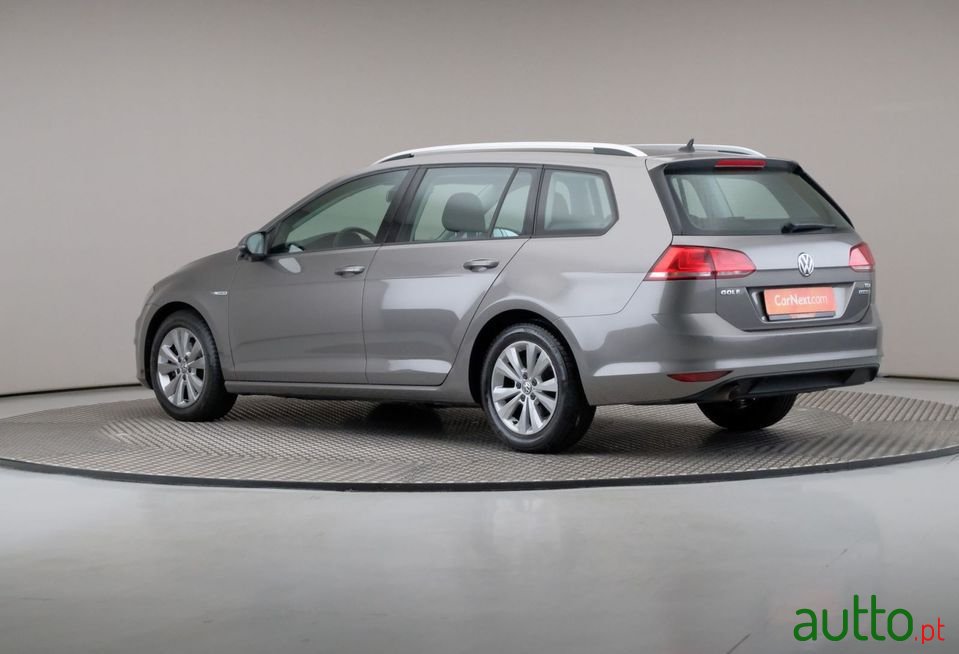 2016' Volkswagen Golf Variant photo #2