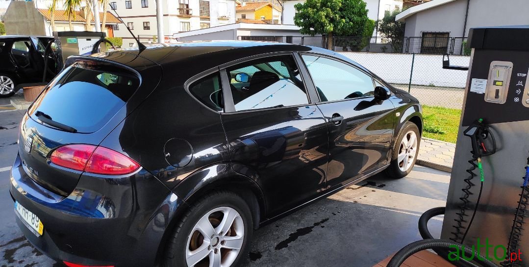 2009' SEAT Leon photo #5