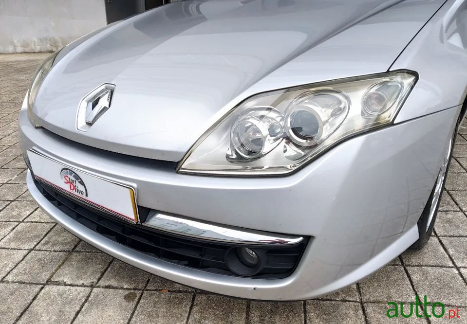 2008' Renault Laguna Break photo #4