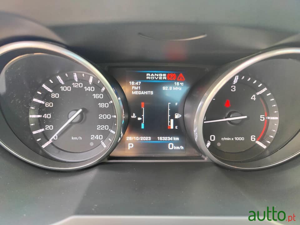 2011' Land Rover Range Rover photo #3