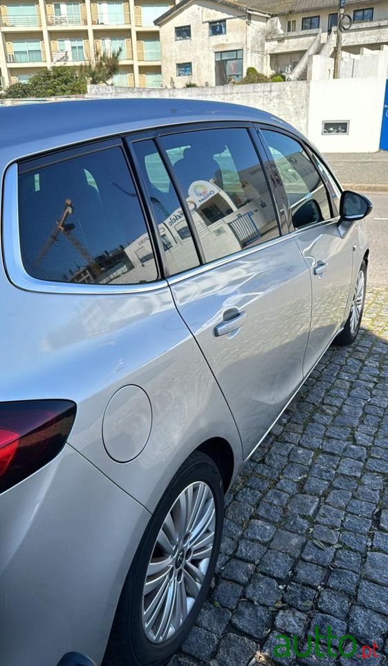 2018' Opel Zafira photo #3