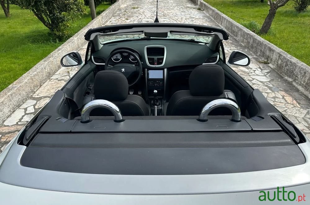 2011' Peugeot 207 1.6 Se 200 Anos photo #5