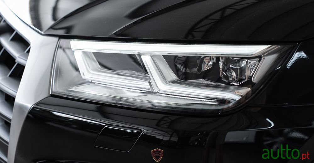 2020' Audi Q5 35 Tdi S Tronic photo #3