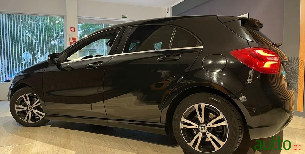 2017' Mercedes-Benz Classe A D Urban photo #3