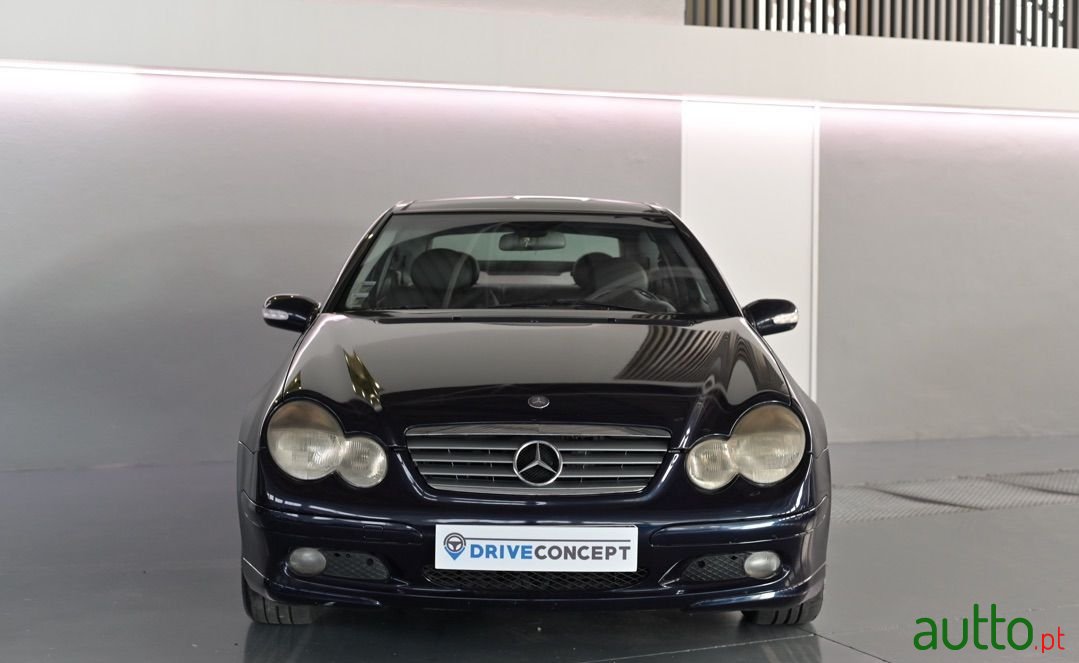 2002' Mercedes-Benz C-220 photo #5