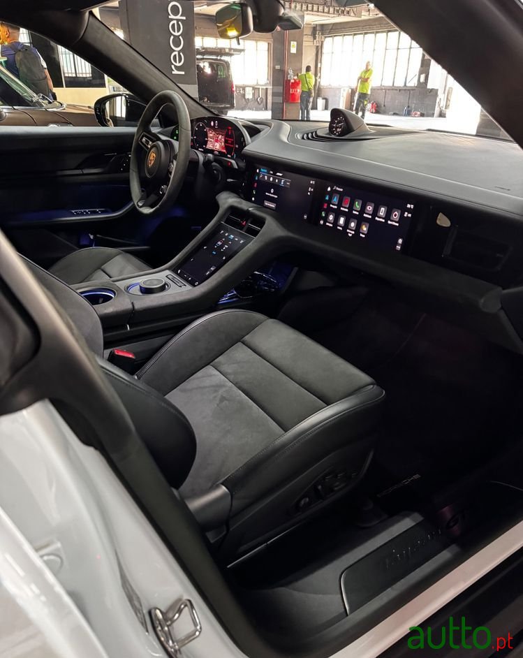 2022' Porsche Taycan Gts photo #5