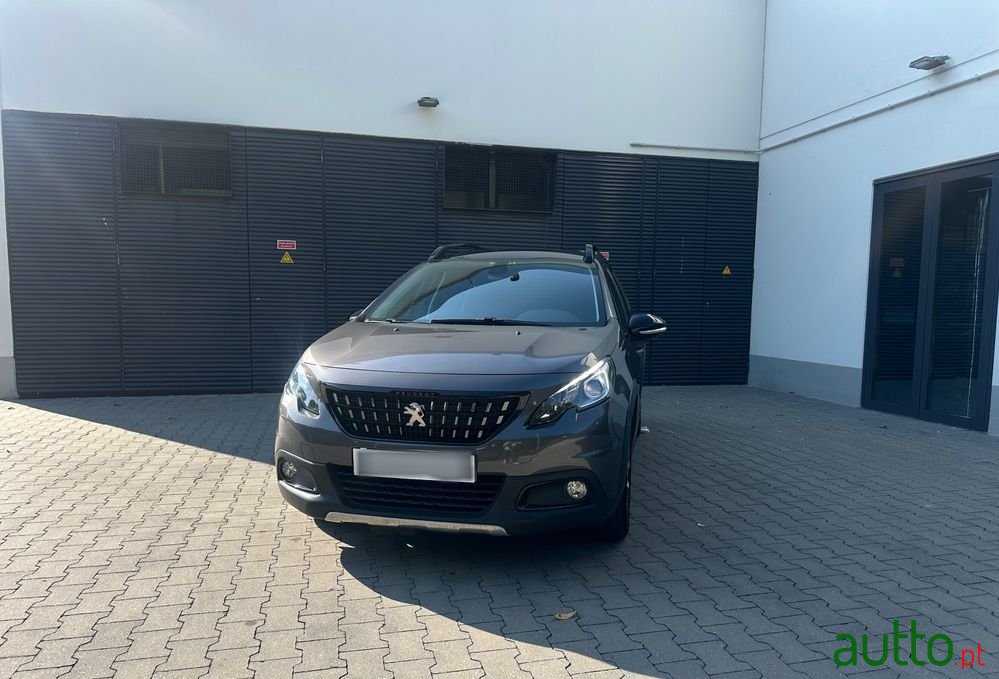 2017' Peugeot 2008 Puretech photo #1