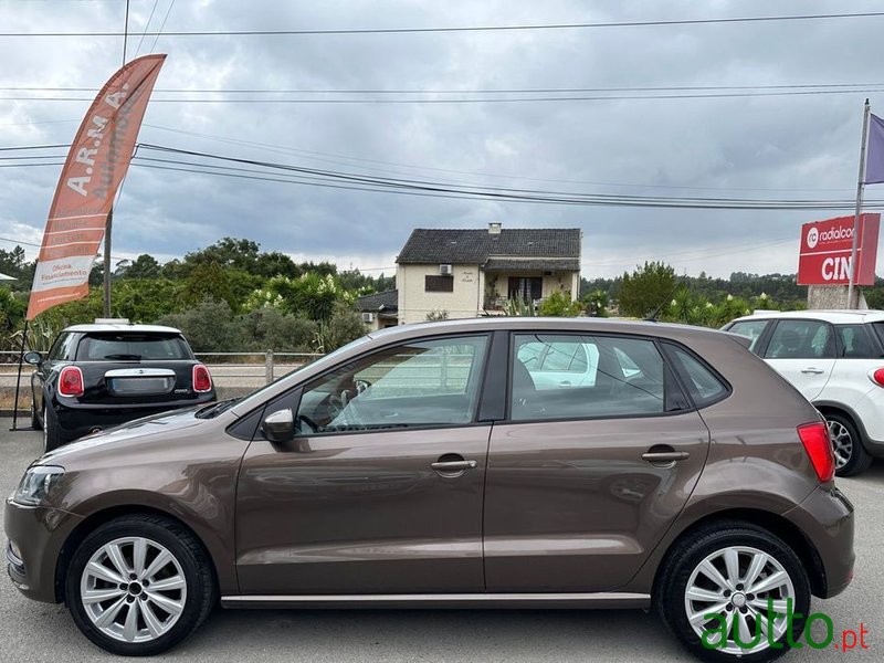 2015' Volkswagen Polo photo #5
