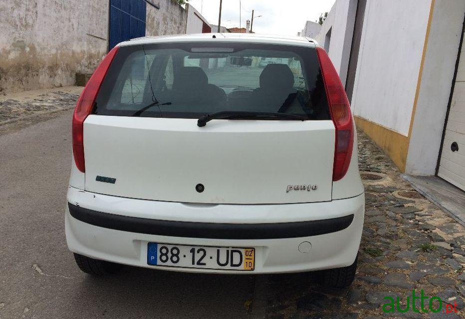2002' Fiat Punto 01M photo #2